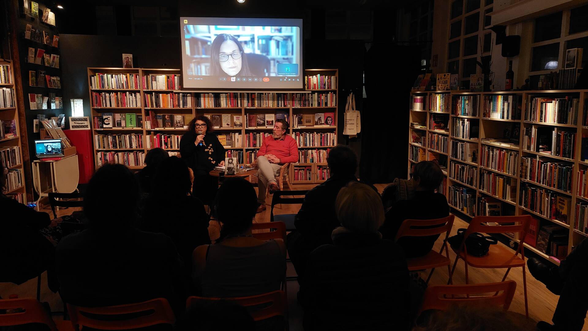 Miércoles Rojo frente al black friday: los pequeños gestos de una comunidad rebelde